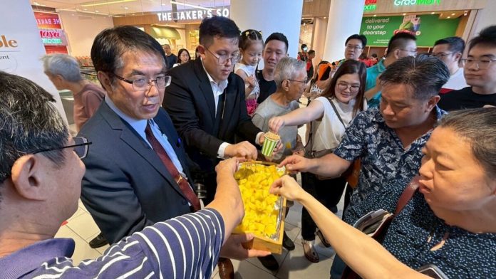 台南鳳梨進軍馬來西亞　  黃偉哲快閃出訪推廣