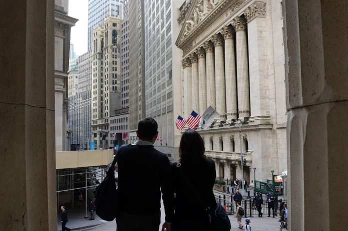 VIX回落資金重返股市 美股領軍全球反彈行情