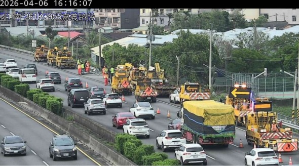 清明收假國道北上壅塞連環車禍頻傳　車流破億考驗用路人耐性