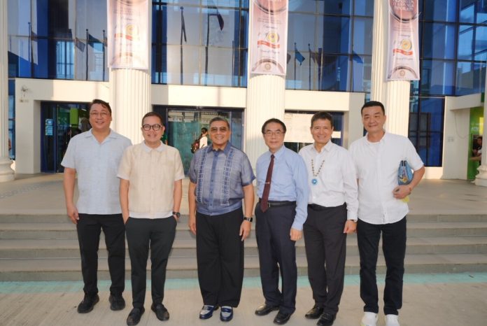 黃偉哲訪阿克蘭省   長灘島成功打響「下一站台南」