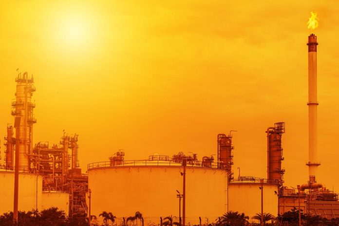 荷姆茲受阻油價失衡 杜拜原油飆170美元美國逆勢回落