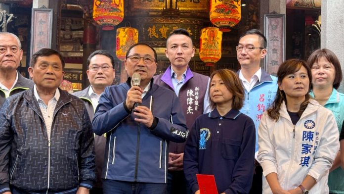 侯友宜參拜觀音聖誕談鄭麗文兩岸交流　強調對等尊嚴與人民優先