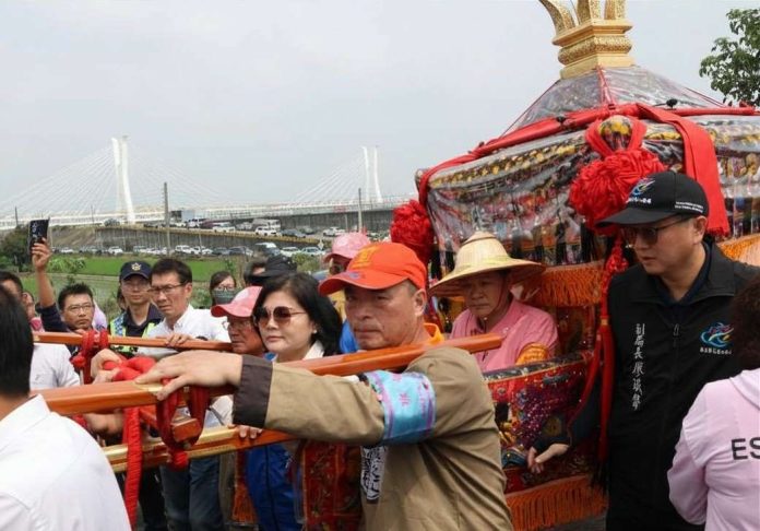 大甲媽遶境雲林交界　張麗善掌轎恭送震撼全場