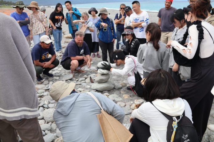 在不穩定中尋找平衡：花蓮用疊石藝術，重塑一座城市的觀光靈魂
