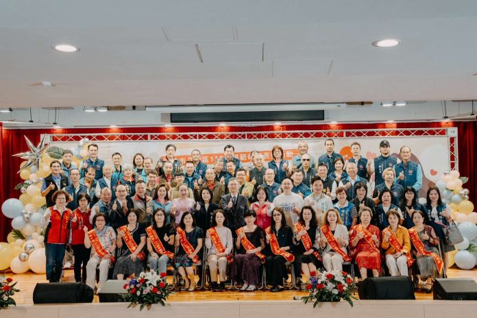 八德區公所表揚模範母親 贈2千元禮券感謝無私精神照亮社會