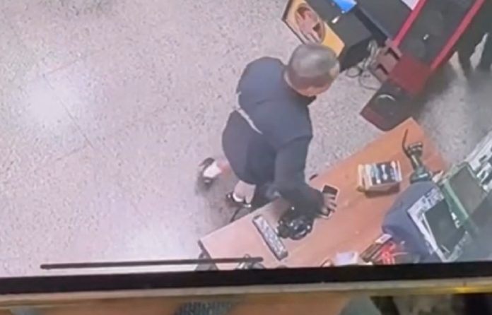 楊梅區汽車音響店手機遭竊 他準備吃晚餐狼狽落網