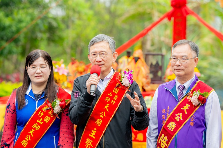 537b82fd dada 4371 9631 3b89a97ccf57