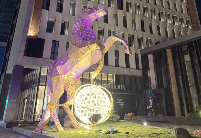 桃園燈會主燈「飛馬耀桃園」再利用 成八德觀光新亮點