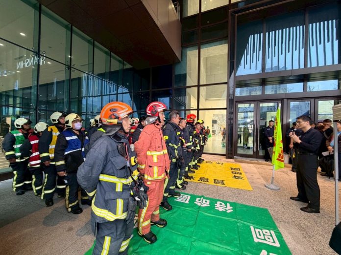 台中漢神洲際開幕前實戰演練　模擬火警51消防精銳出動
