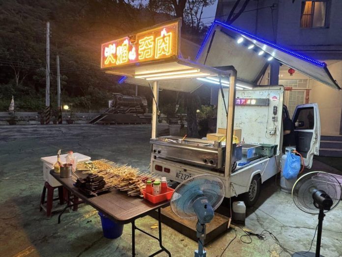 屏東烤肉外燴：炭火直烤×秘製調醬 到府烤肉炒熱派對氣氛