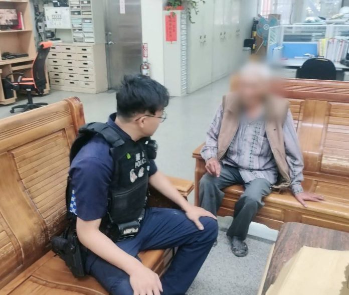 台61驚見逆向機車　警緊急攔阻守住老翁一命