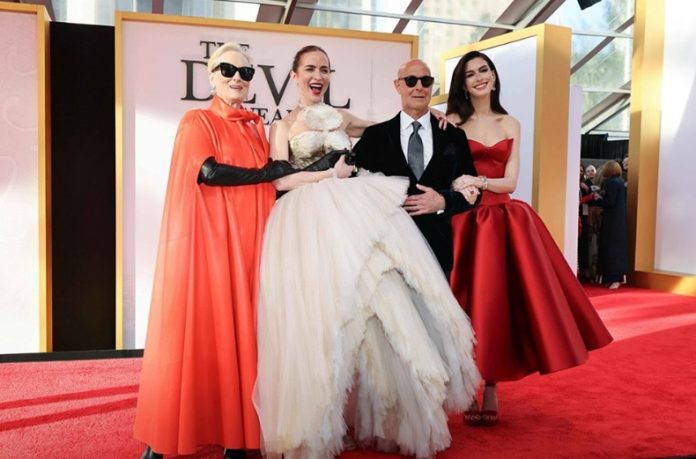 時尚經典回歸！穿著Prada的惡魔2紅毯星光爆棚　續集首映掀回憶殺