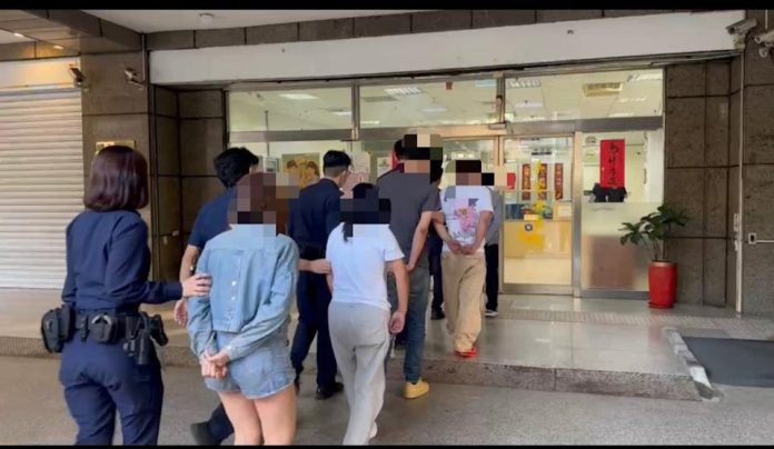 蘆洲深夜臨檢破槍毒案　租賃車藏改造槍驚人