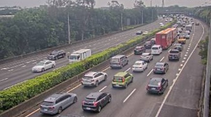 清明連假首日國道連環事故頻傳　多路段回堵逾5公里交通大亂