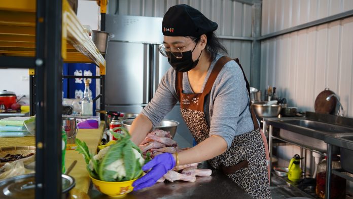 川菜主廚轉戰滷味 尹鳳要老饕吃香喝辣意猶未盡