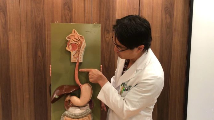 以為胃不適竟是癌！男子吞嚥卡卡　一查已長腫瘤