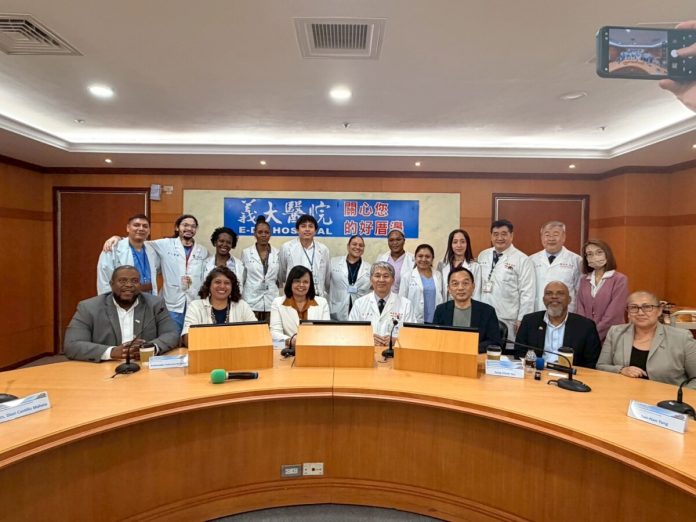 「醫學無國界」再深化！貝里斯次長訪義守大學　攜手打造國際醫培基地