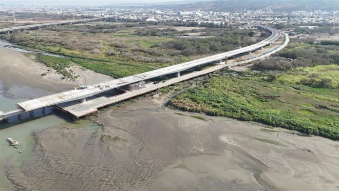 中彰跨河大橋拚明年通車　交通30分鐘縮成2分鐘