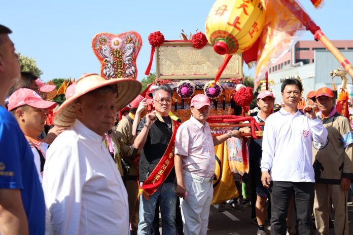 徵信業也要「媽祖認證」才安心？大甲媽回鑾全國徵信聯合會接駕祈福