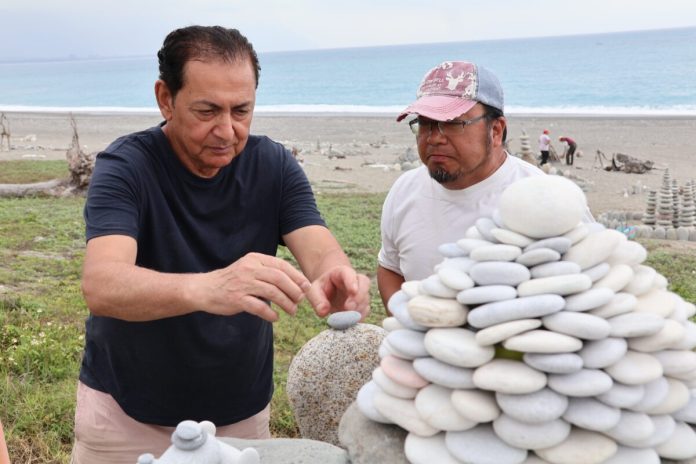 花蓮以《太平洋國際疊石藝術季》堆疊一場關於自然、參與與時間感的文化革命