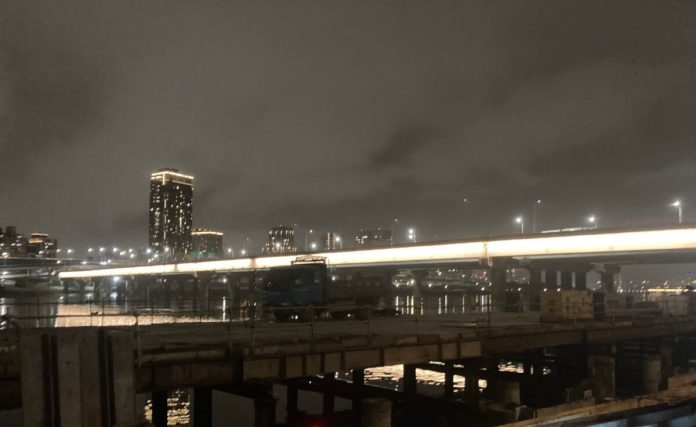 用路人注意！三重臺北橋夜景光雕維修施工交通縮減