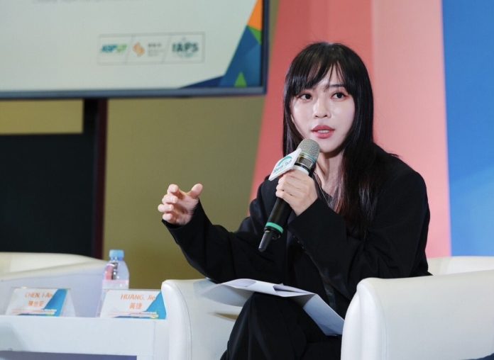 高雄政壇大風吹！黃捷證實考慮選黨部主委