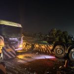 台61中彰大橋槽車翻覆外洩 雙向封閉、3人送醫 台61中彰大橋槽車翻覆外洩 雙向封閉、3人送醫