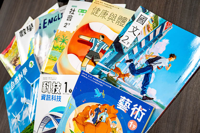 e6f656d7 75f6 4ad1 94e6 37f6b1f4d69c