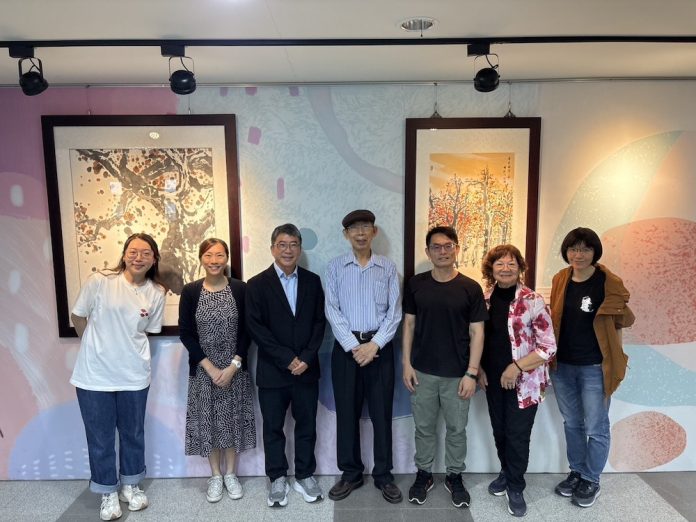 水墨畫大師李國聰慨捐畫作入藏永慶　郭春松校長開放師生同賞讓藝術成為校園的日常