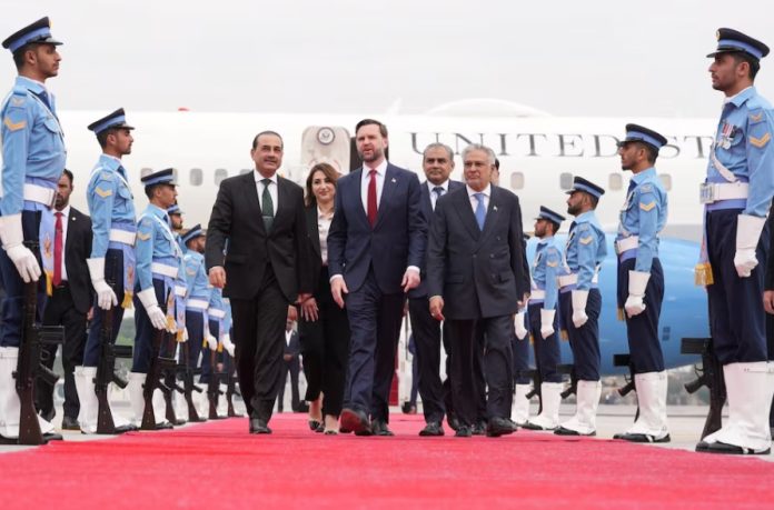 戰火未歇先談判　美伊高層對峙全球緊盯