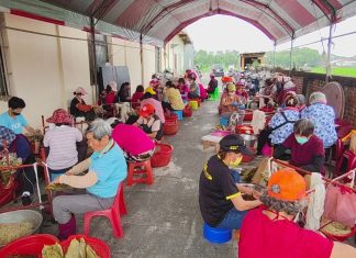 萬顆素粽飄香迎媽祖!東螺媽志工「彎腰做愛心」 萬顆素粽飄香迎媽祖!東螺媽志工「彎腰做愛心」