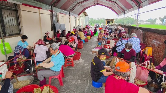 萬顆素粽飄香迎媽祖！東螺媽志工「彎腰做愛心」