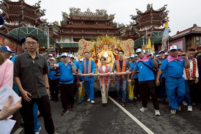 蕭美琴為米龍點睛祈福　籲公私協力強化防災韌性與互助力