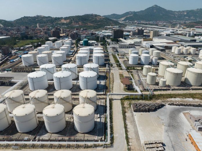 日本砸百億美元穩亞洲能源鏈 12億桶原油布局牽動區域安全