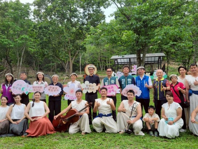 古坑桐花祭浪漫登場　荷苞山白雪花海吸引人潮