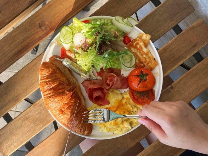 苗栗小巨蛋旁咖啡廳  道地澳式早午餐與手作肉桂捲 異國情調滿滿