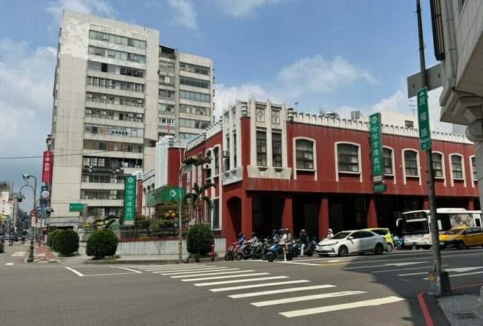 房貸結構大洗牌！新屋申貸占比首度過半「新成屋奪江山」，銀行放款「向新不向舊」