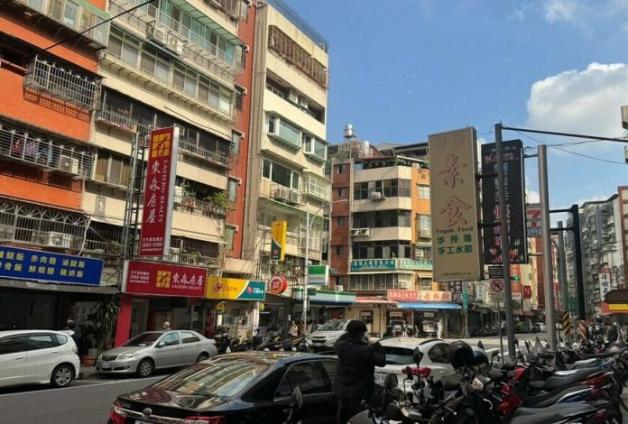 「地段好不怕時運磨」還管用嗎？台北四大商圈店面行情褪色，建商改搶都更地