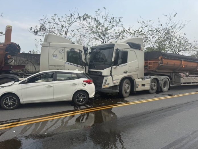竹山產業道路砂石車與3車相撞！　1人死亡3人受傷