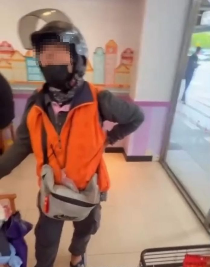 龜山超商內男女對罵爆粗口　網友怒批：「超級噁心！」