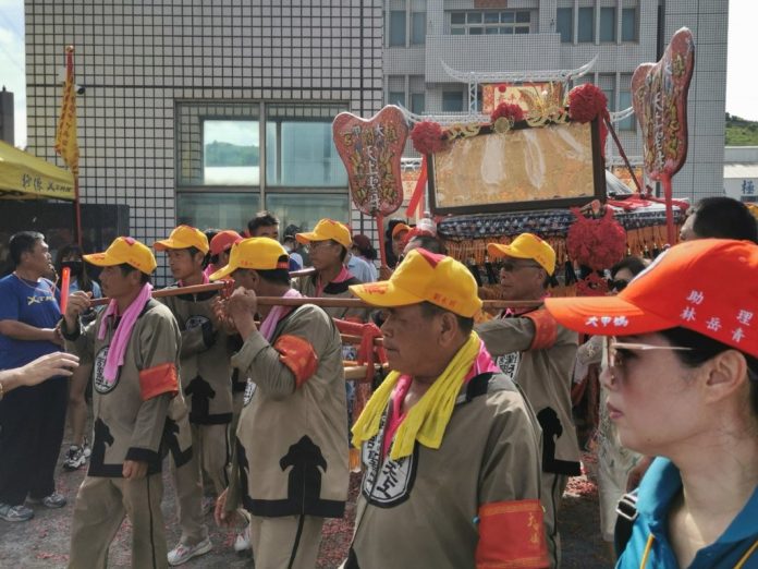 大甲媽祖遶境搶轎衝突再起｜彰化民生地下道警受傷　命理師：恐招負運