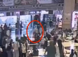 北車隨機攻擊!男狂踹3歲童再踩背 眾人嚇傻秒制止 北車隨機攻擊!男狂踹3歲童再踩背 眾人嚇傻秒制止