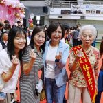 護媽咪、顧孩子 提政策向模範母親致敬 何欣純籲盧市長腸病毒疫苗不設門檻全面補助 護媽咪、顧孩子 提政策向模範母親致敬 何欣純籲盧市長腸病毒疫苗不設門檻全面補助