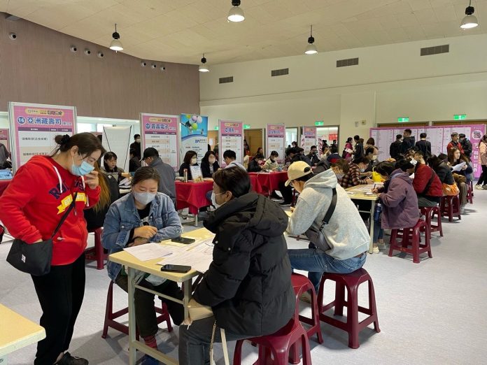 苗栗、頭份雙場4月徵才釋出2千職缺　科技高薪與工作彈性職缺並進