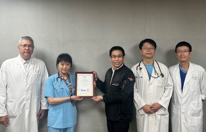 學術活動遇心梗！林口長庚醫護接力搶命 救回醉男獲頒感謝狀