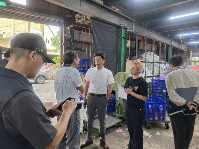 臺南地檢署查訪塑膠袋業者　嚴防囤積哄抬穩定市場