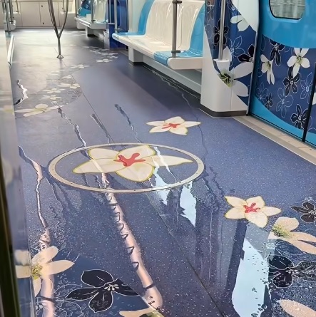 三鶯線彩繪列車驚見車內「下小雨」　新北捷運局：冷凝水非漏水