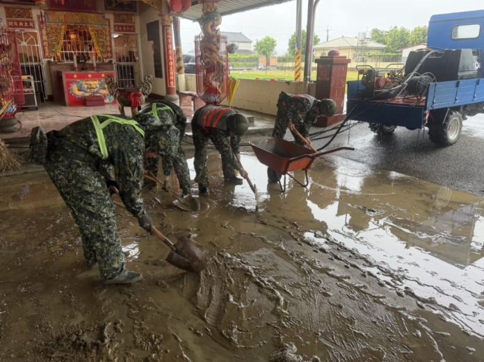 豪雨狂襲南台灣！國軍1223兵力待命　挺進高雄、屏東救災