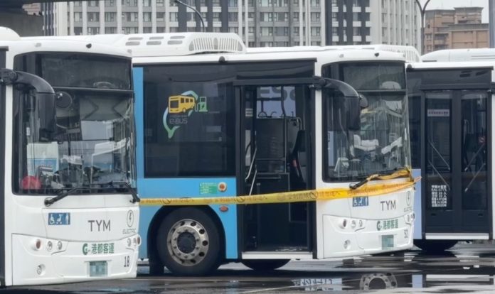 快訊／高雄公車站「啟用不到半年出事」！司機壓車底OHCA送醫