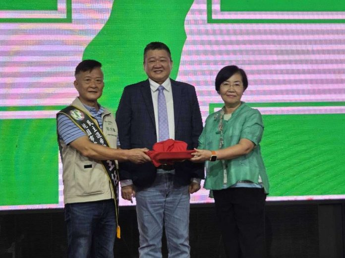 民進黨桃市黨部主委交接 新主委喊話團結力拚黃世杰勝選、議員全壘打